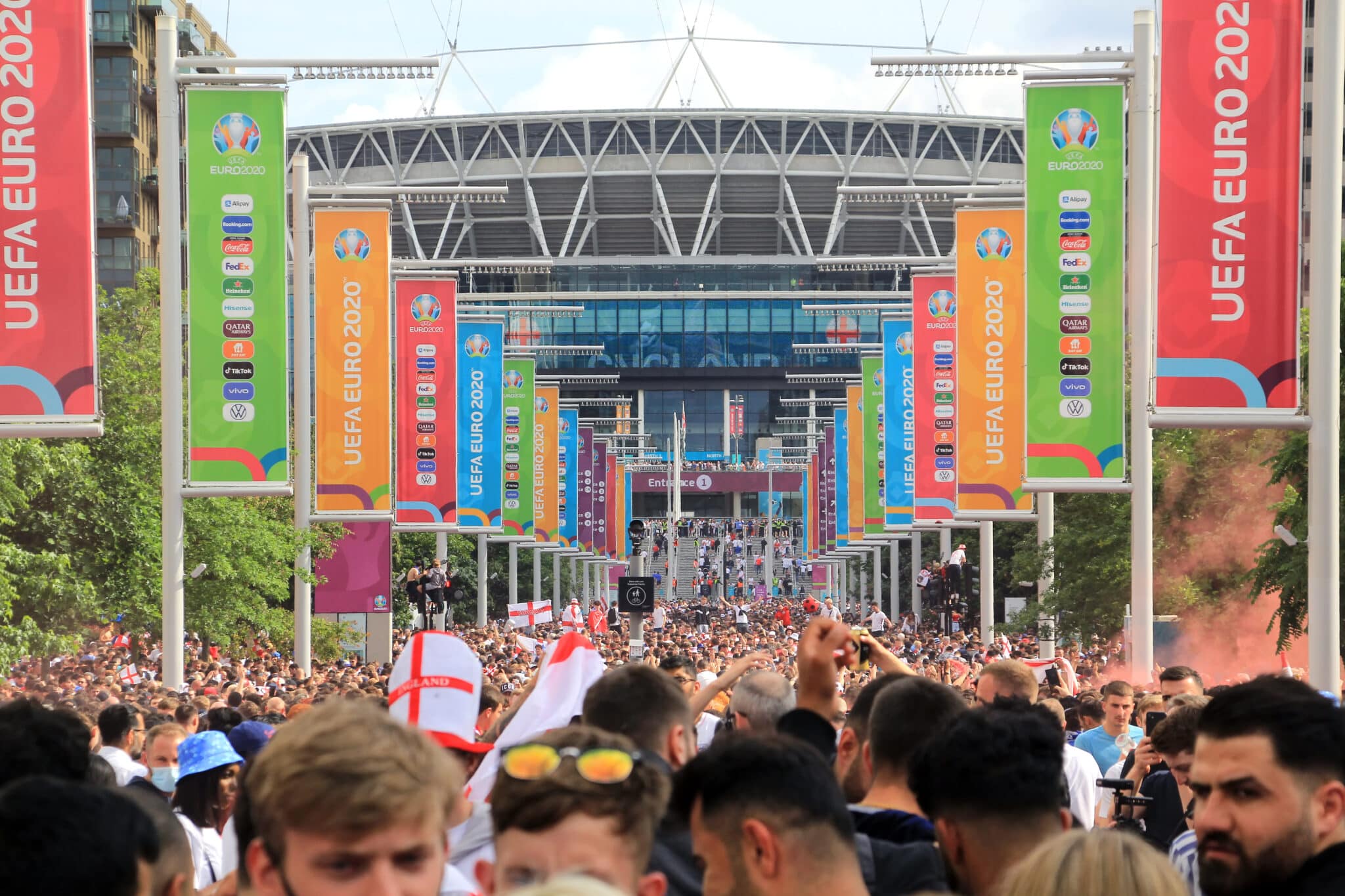 Wembley Security Alert Oasis Fans Need To Know This - d1orqxo