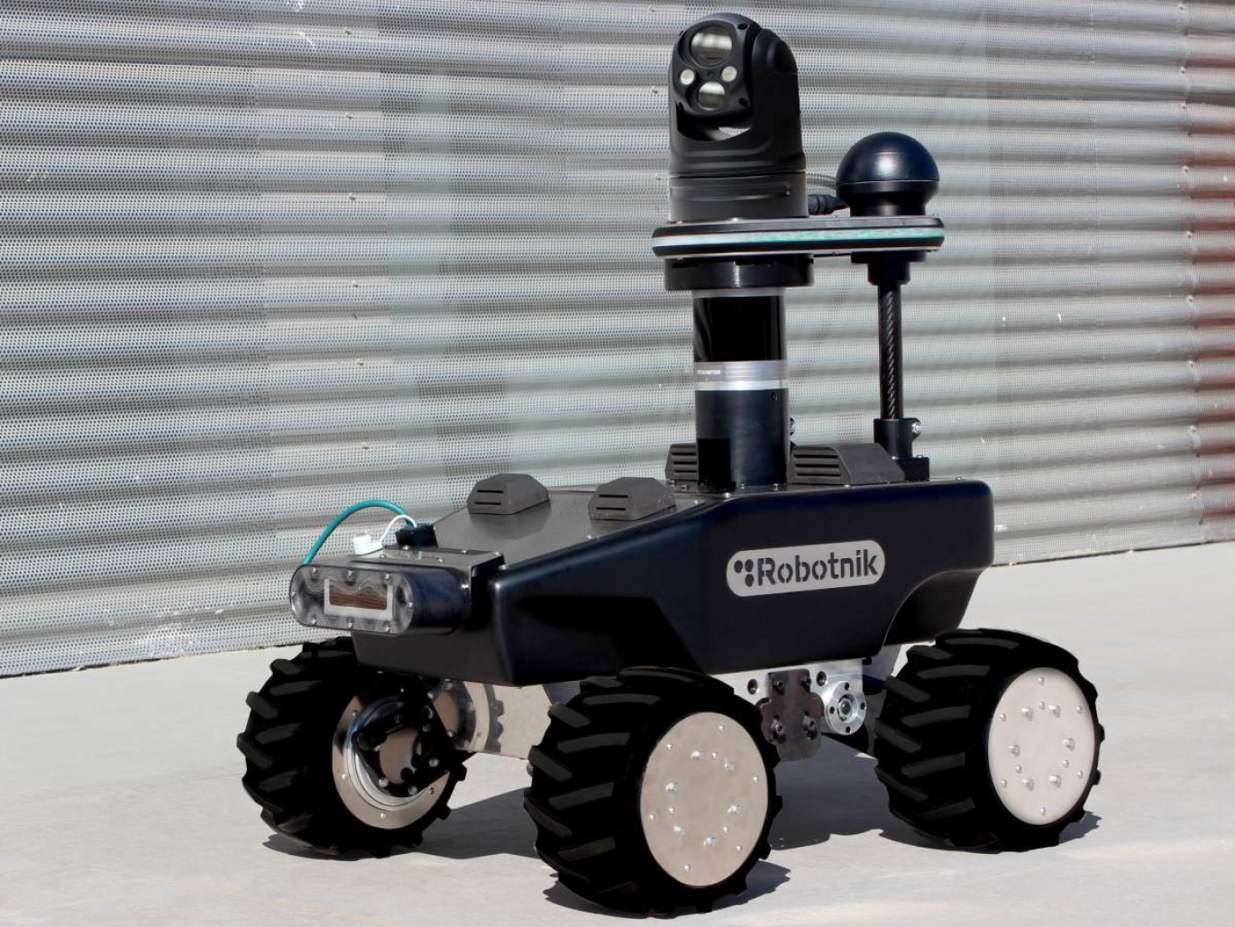 Robotnik brings new mobile surveillance robot to market