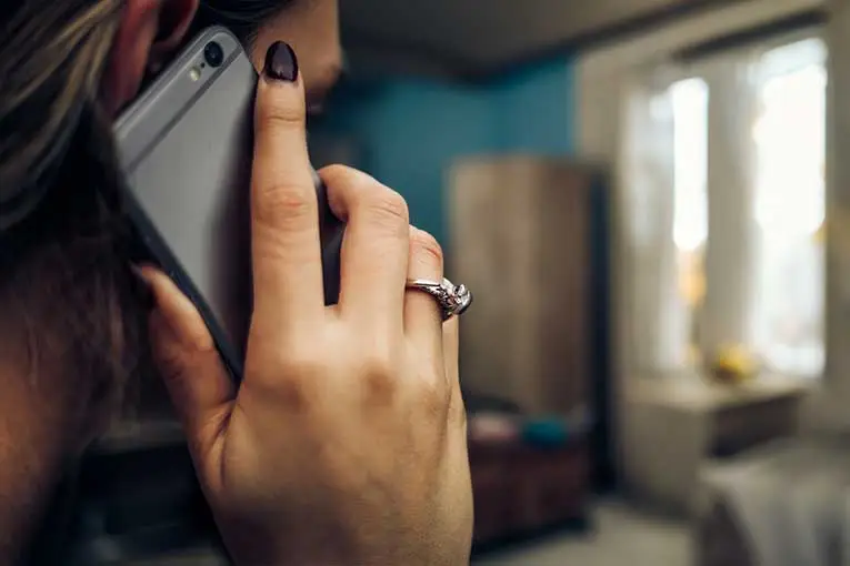 image showing how to protect against smishing attacks