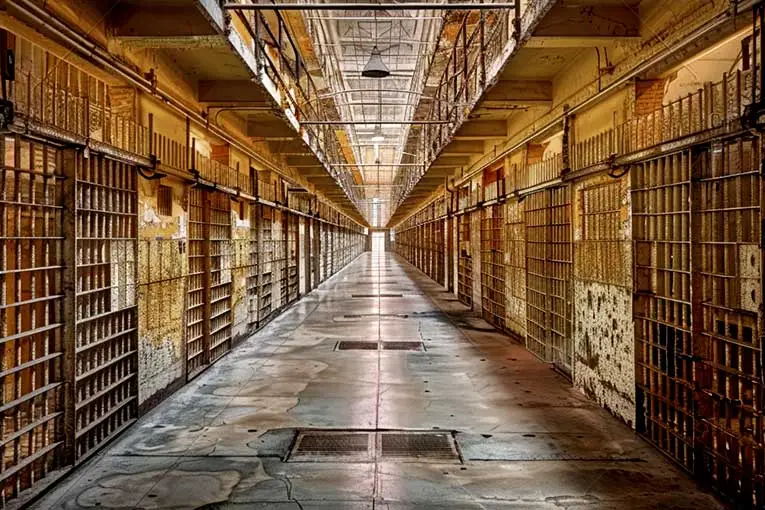 What is the difference between jail and prison: Key facts explained